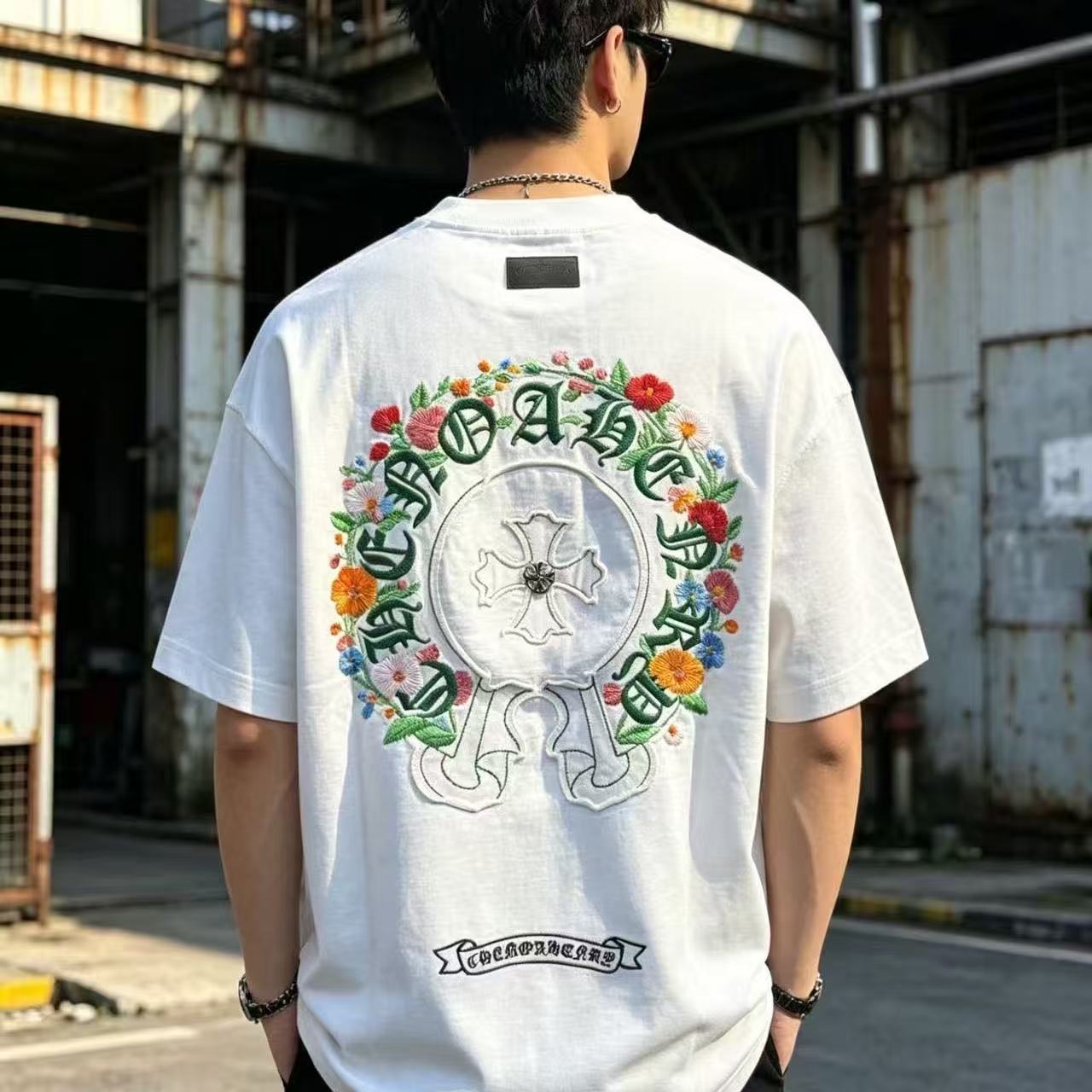 【L-4XL】夏物ラグジュアリー刺繍入りカップル用半袖Tシャツ
