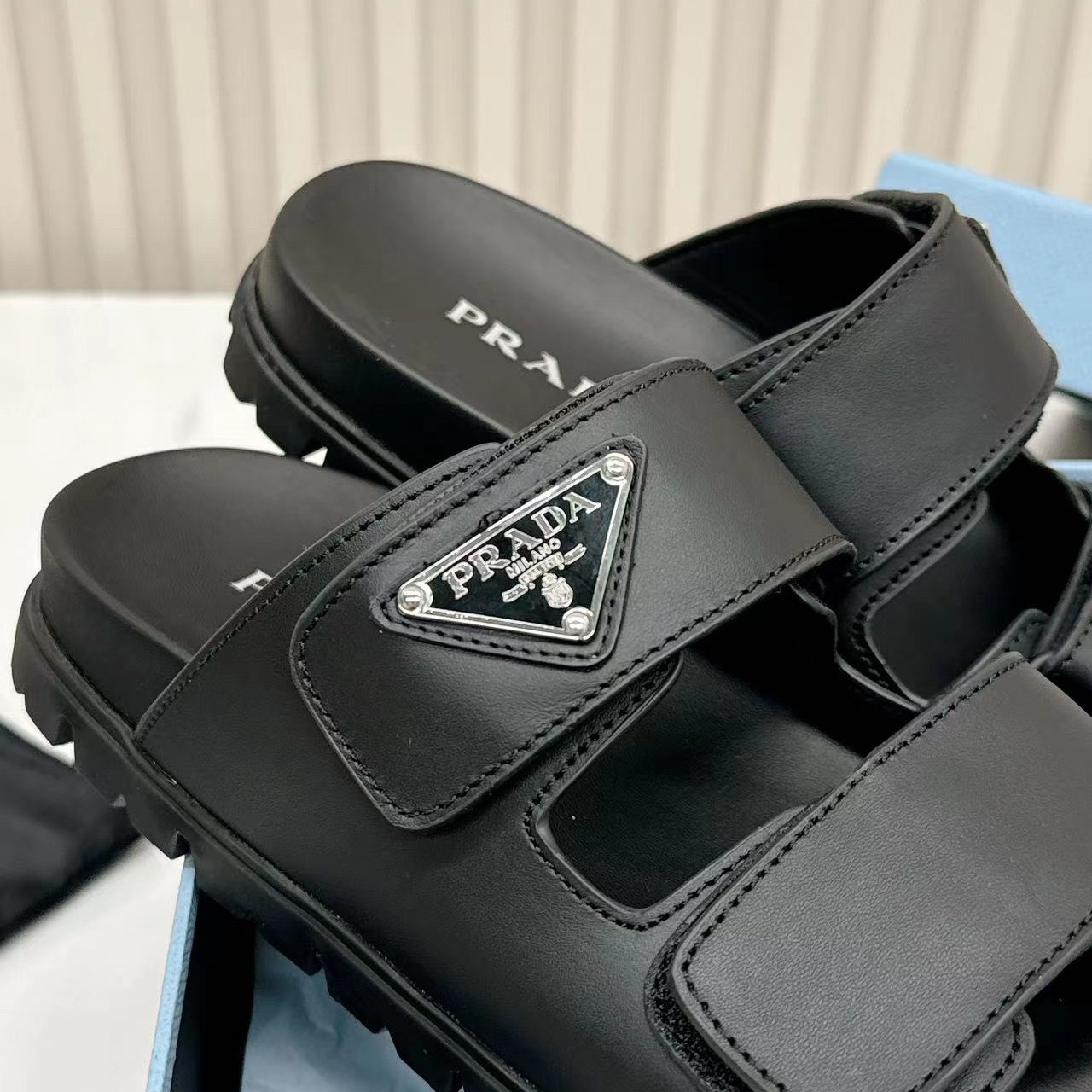 【P026】PRADA ブラック スポーツサンダル プラダ