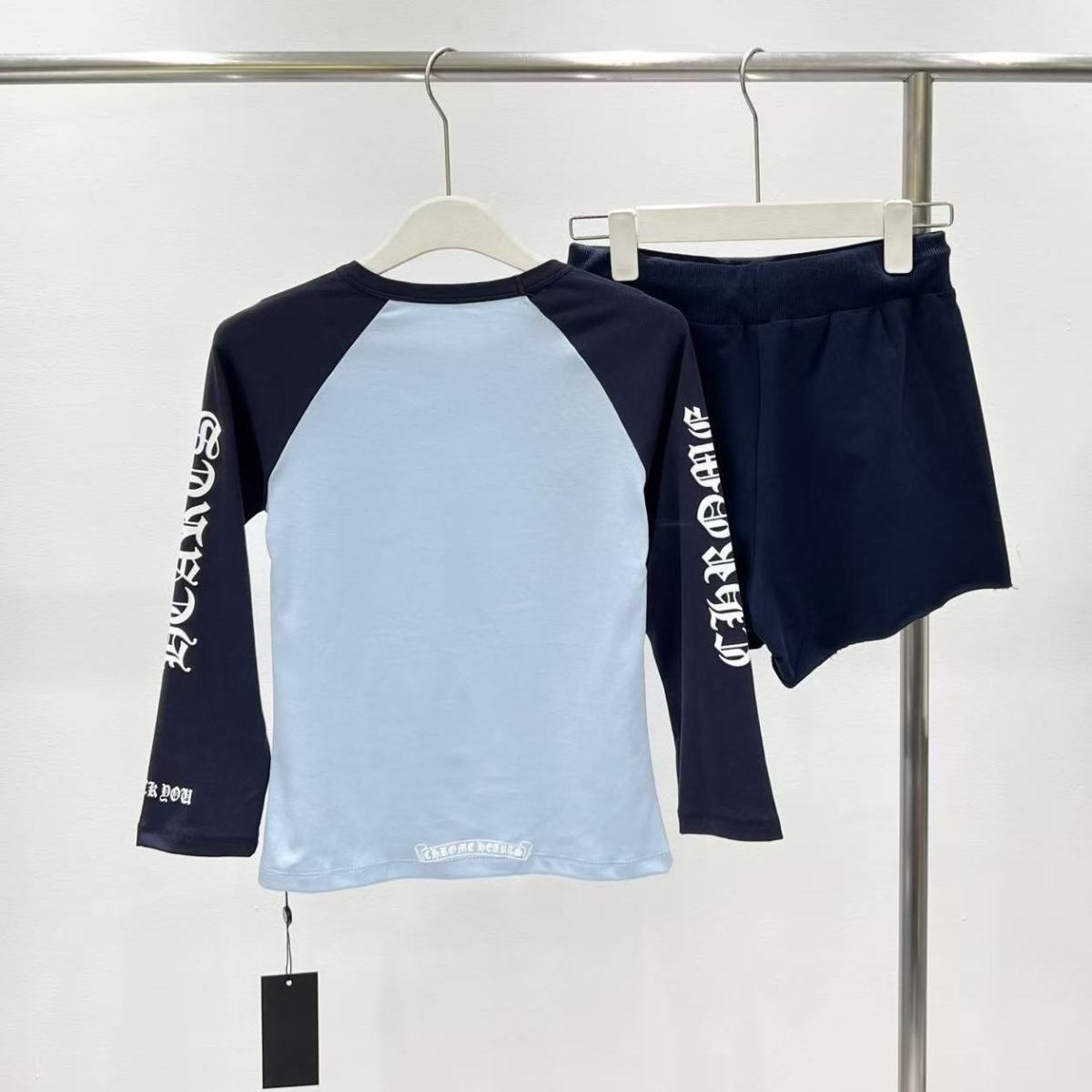 人気新商品 ラウンドネックカラーブロック長袖Tシャツ＋スポーティカジュアルショーツのツーピースセット（レディース）