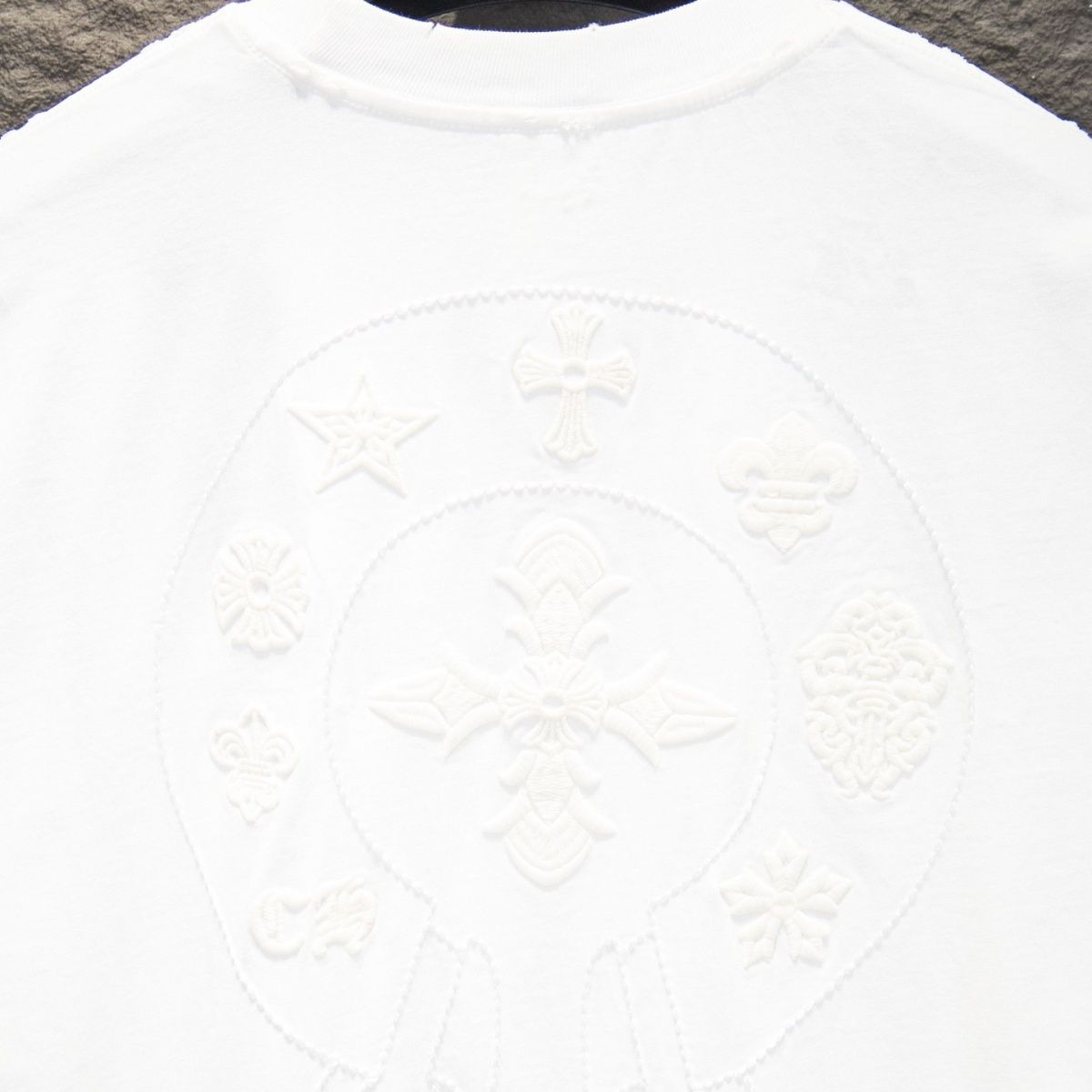 『S-XL』トレンディな刺繍入り半袖シャツ、スタイリッシュなゆったりとしたカジュアルトップス（男女兼用）