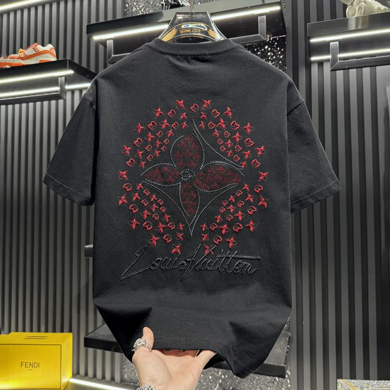 『M-3XL』メンズ刺繍入り半袖Tシャツ、通気性のあるハーフスリーブ