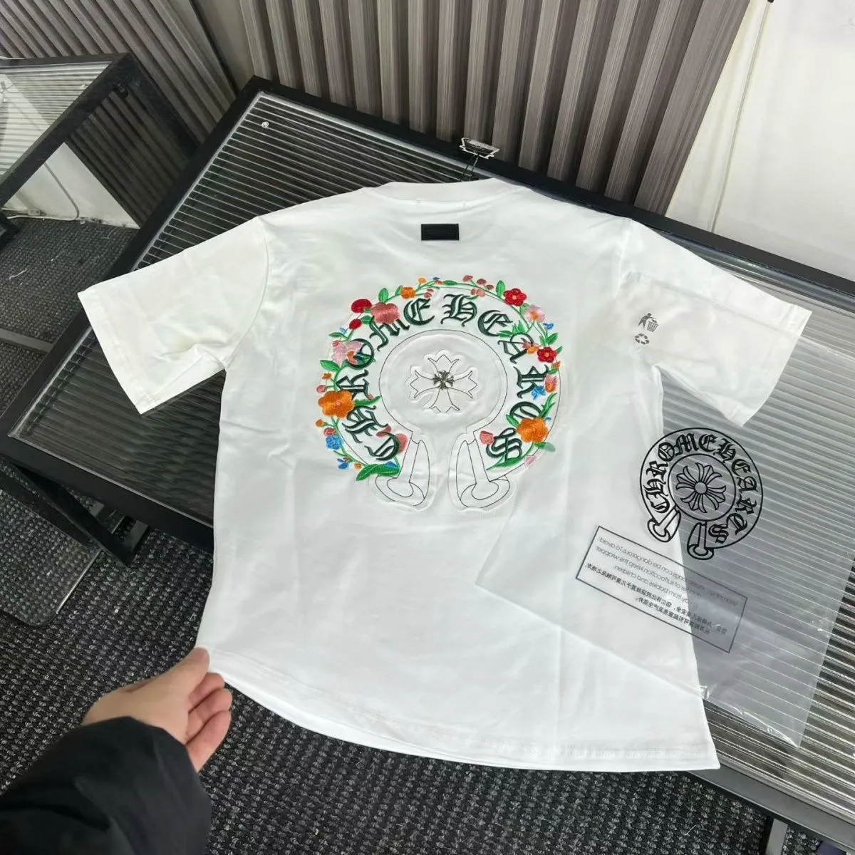 【L-4XL】夏物ラグジュアリー刺繍入りカップル用半袖Tシャツ