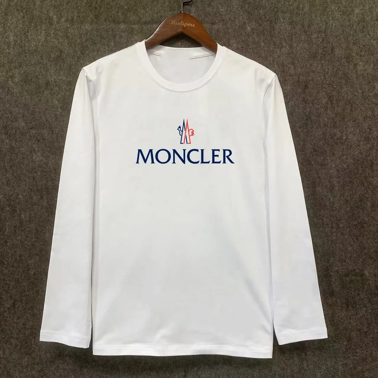 人気上昇中 ラウンドネック トレンド 着心地良い 合わせやすい 長袖 Tシャツ