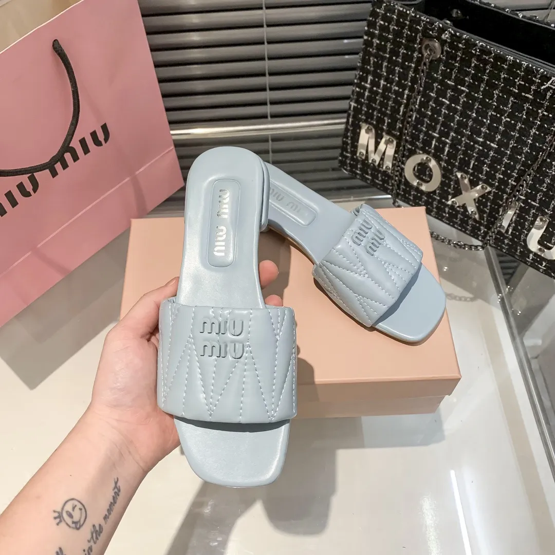 『35-41』クラシックな多用途ファッション シンプルなレディーススリッパ