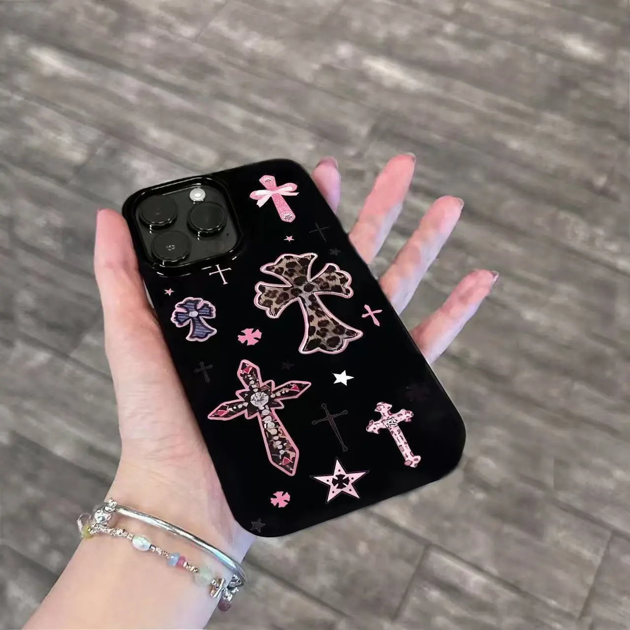 高級感のあるヒョウ柄iPhoneケース