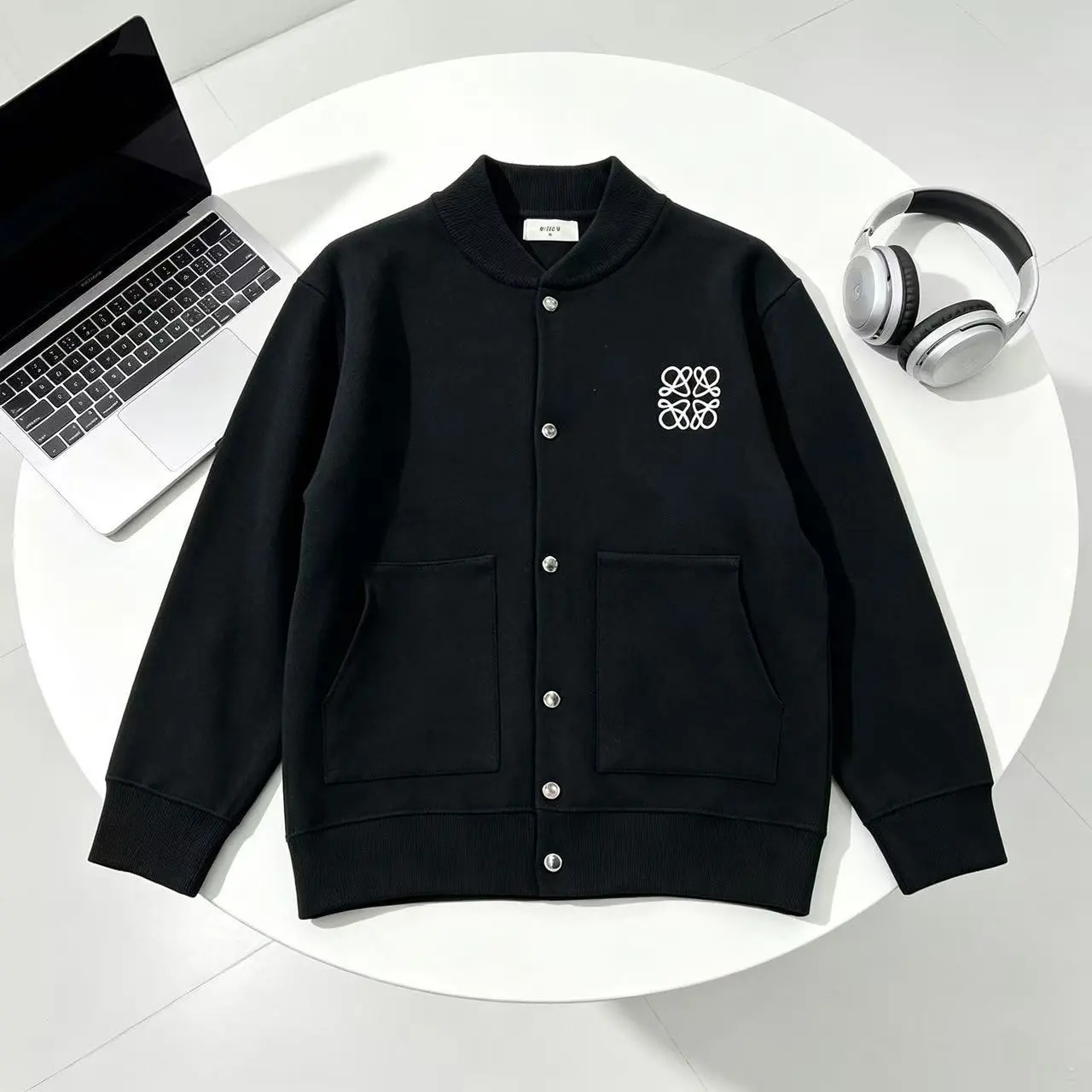 【M-4XL】男女兼用の、トレンディで着回しの効く刺繍入りニットウェア