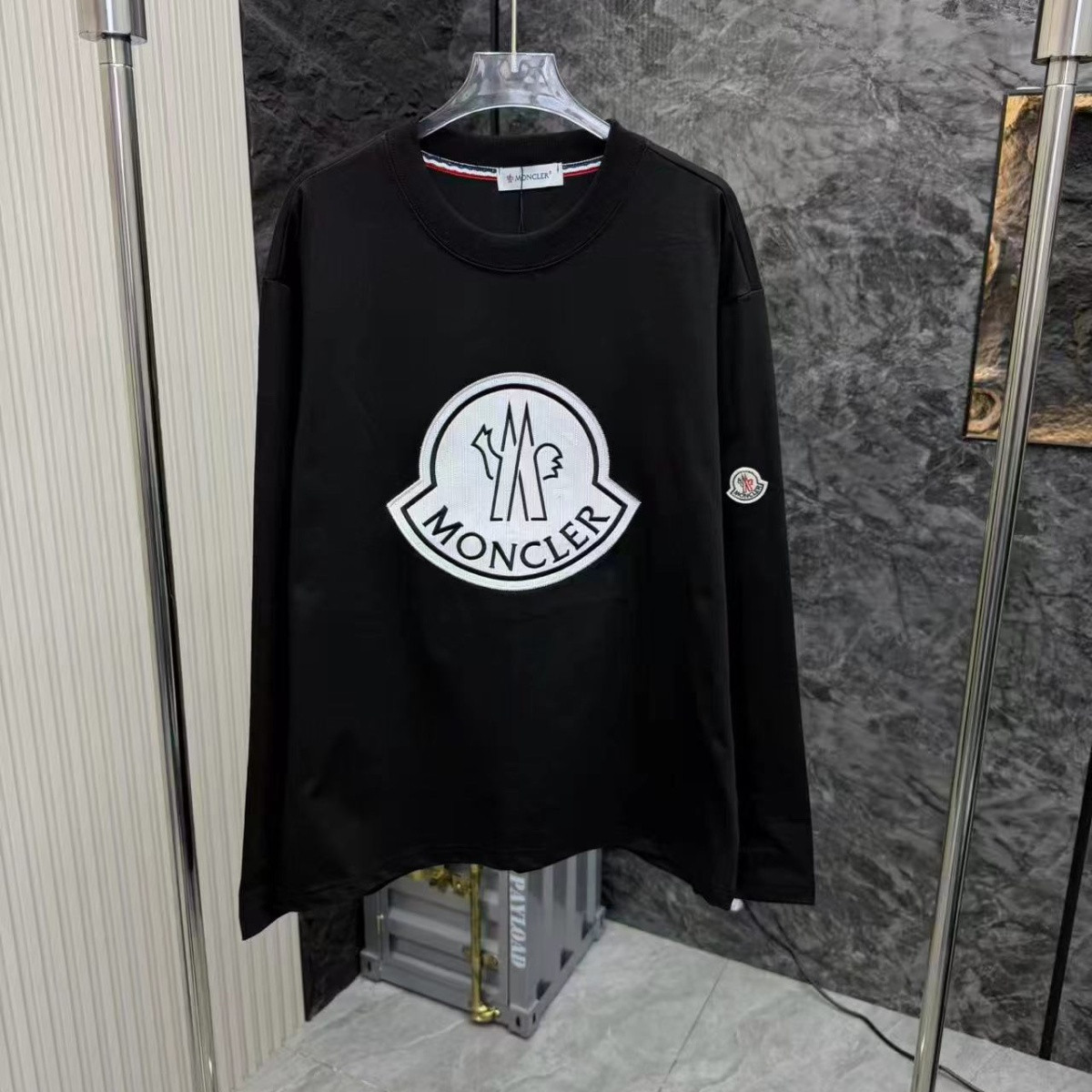 ブラック · M