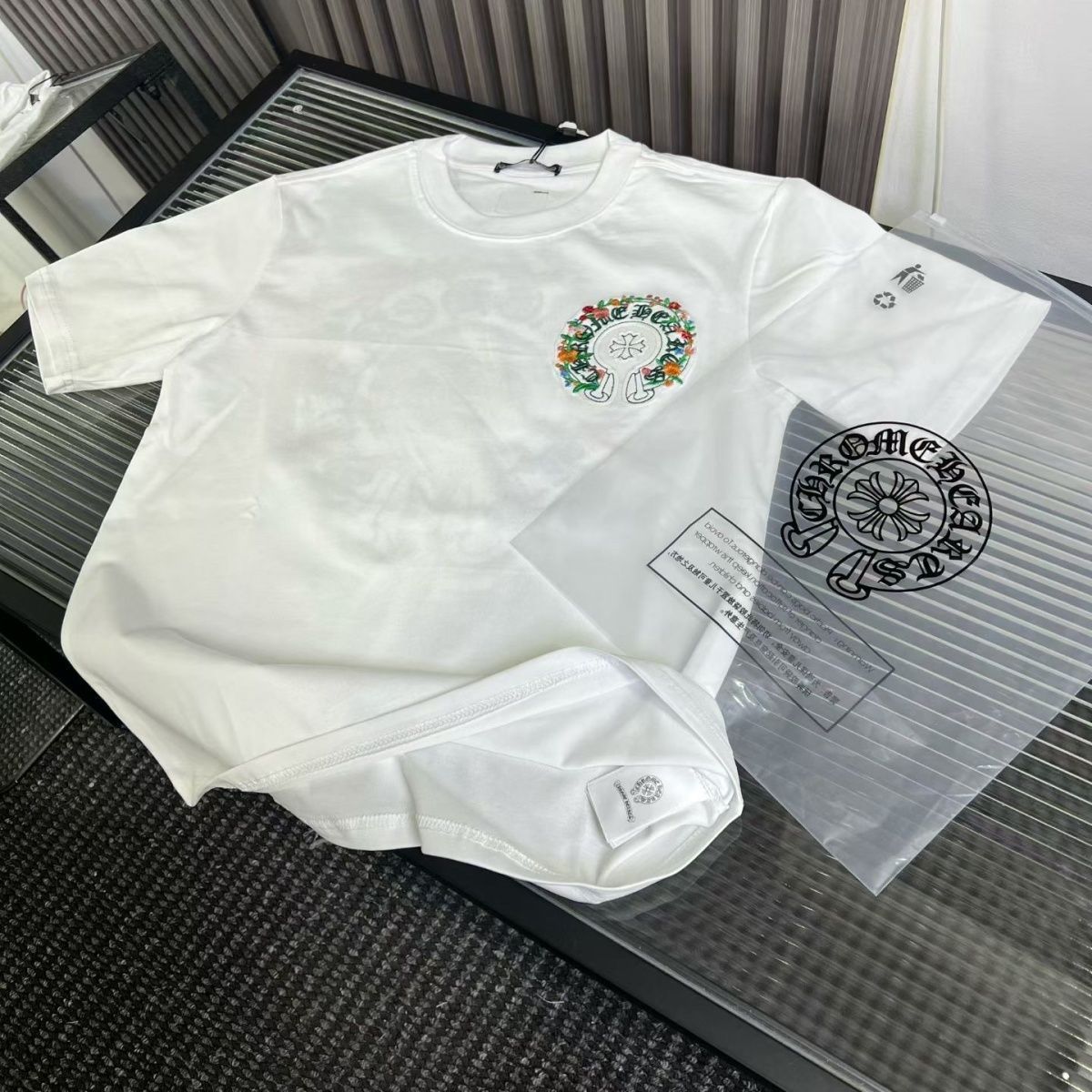 【L-4XL】夏物ラグジュアリー刺繍入りカップル用半袖Tシャツ