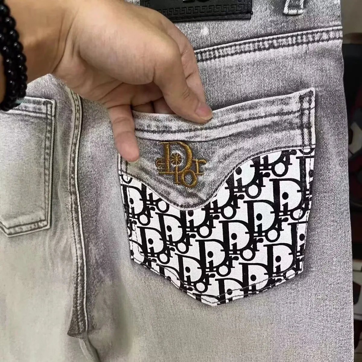 『S-3XL』メンズのスリムフィットデニムショートパンツ。カジュアルでスタイリッシュ、刺繍入り