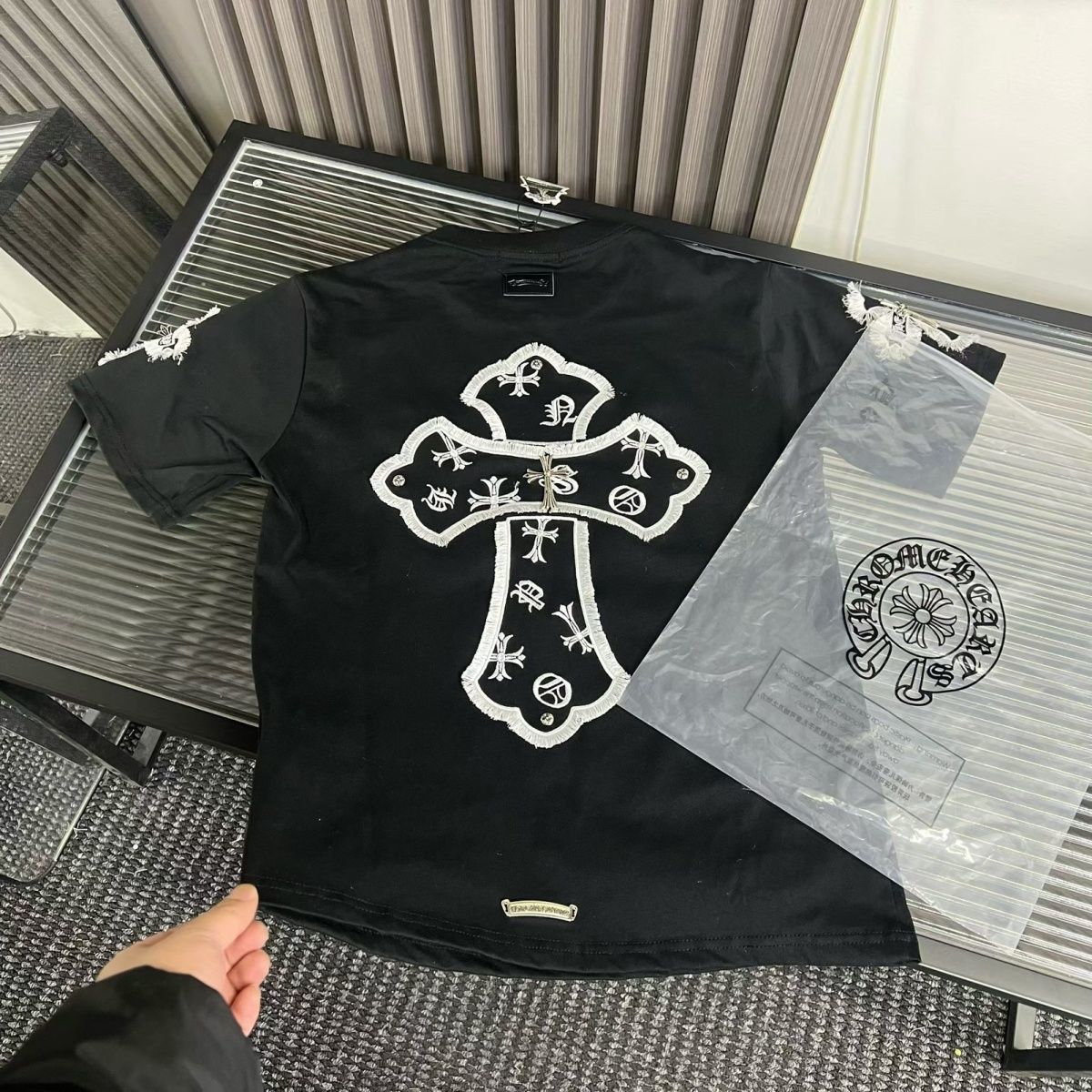 『L-4XL』夏物ラグジュアリー半袖カジュアル万能刺繍入りメンズTシャツ