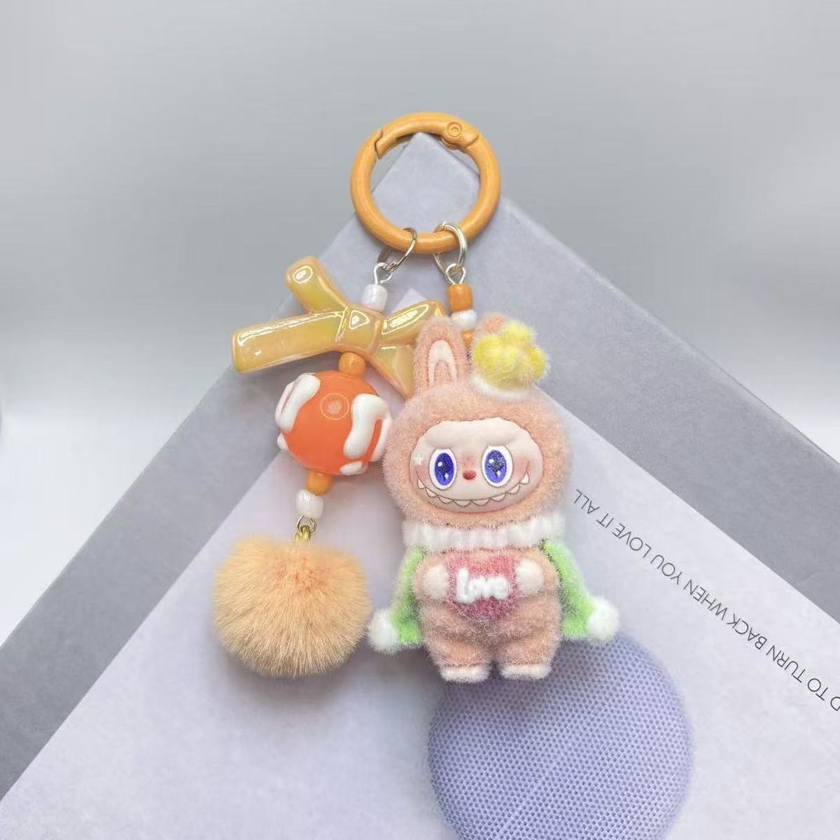新しいフロッキングクロスペンダントかわいい人形キーチェーンペンダントギフト