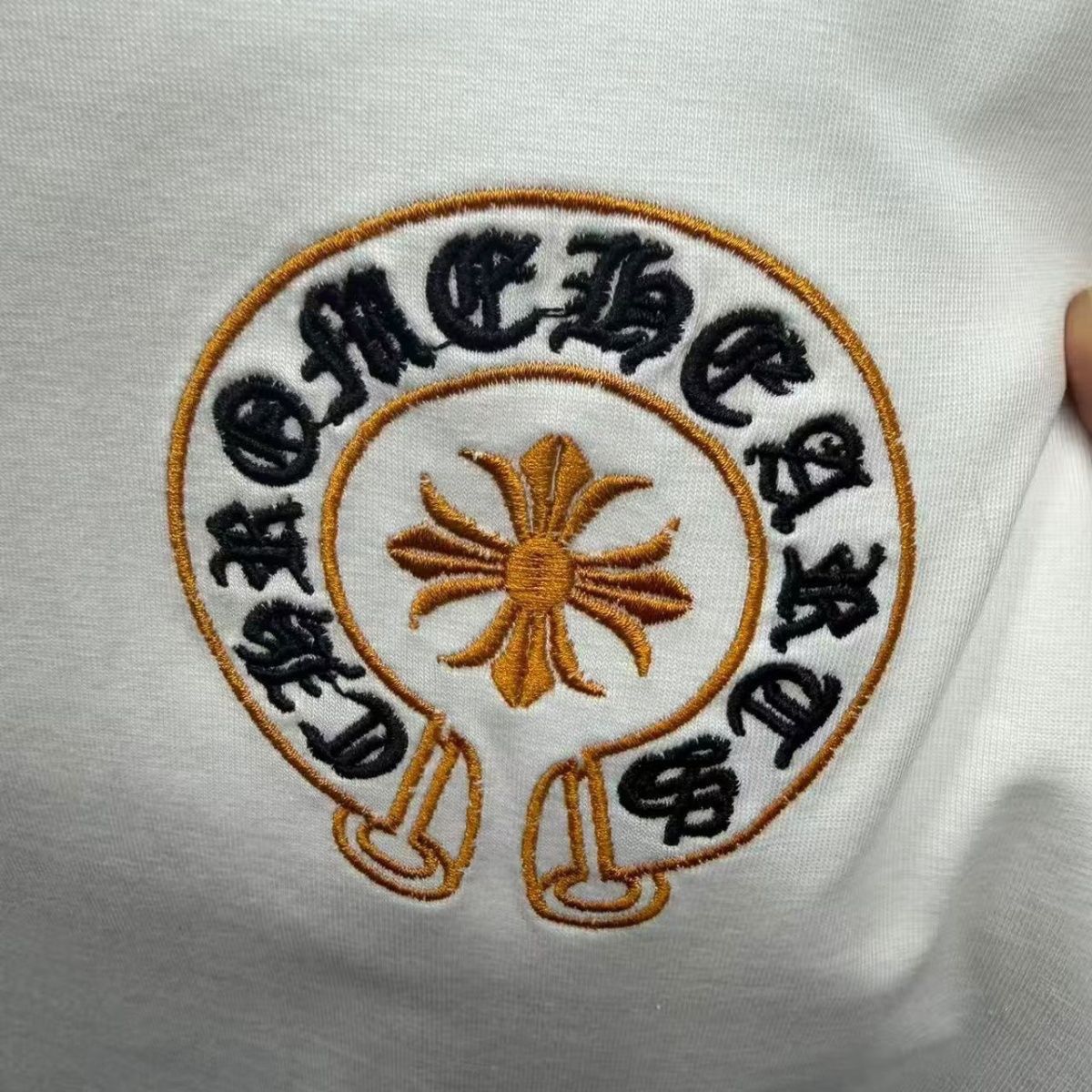 『S-2XL』男女兼用の、刺繍入りのゆったりとしたクルーネック半袖Tシャツが新登場