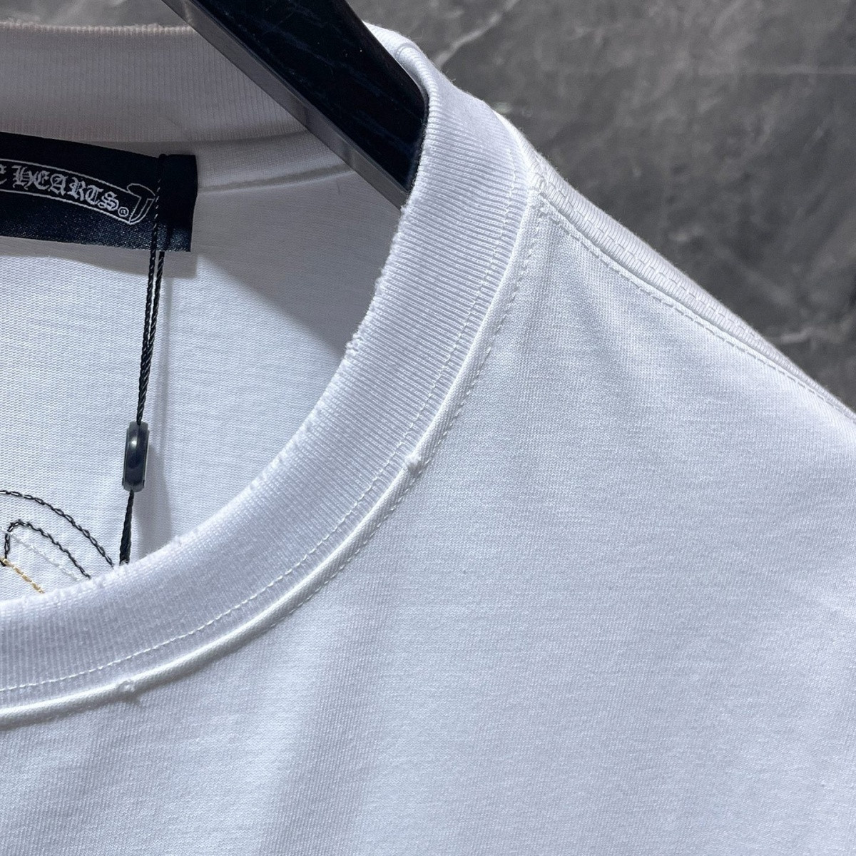 『S-XL』メンズ＆レディース 半袖 刺繍入り クルーネック カジュアル ルーズフィット シャツ