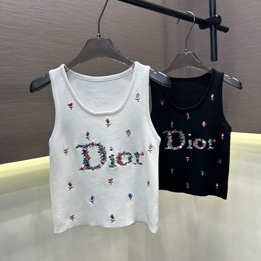 『フリーサイズ』丈夫な刺繍入り花柄ニットベスト