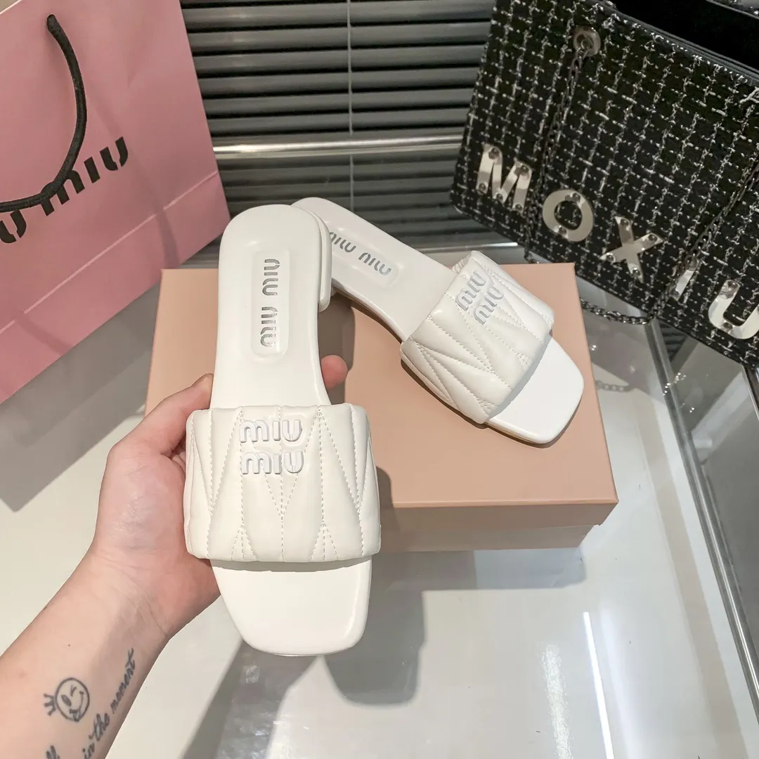 『35-41』クラシックな多用途ファッション シンプルなレディーススリッパ