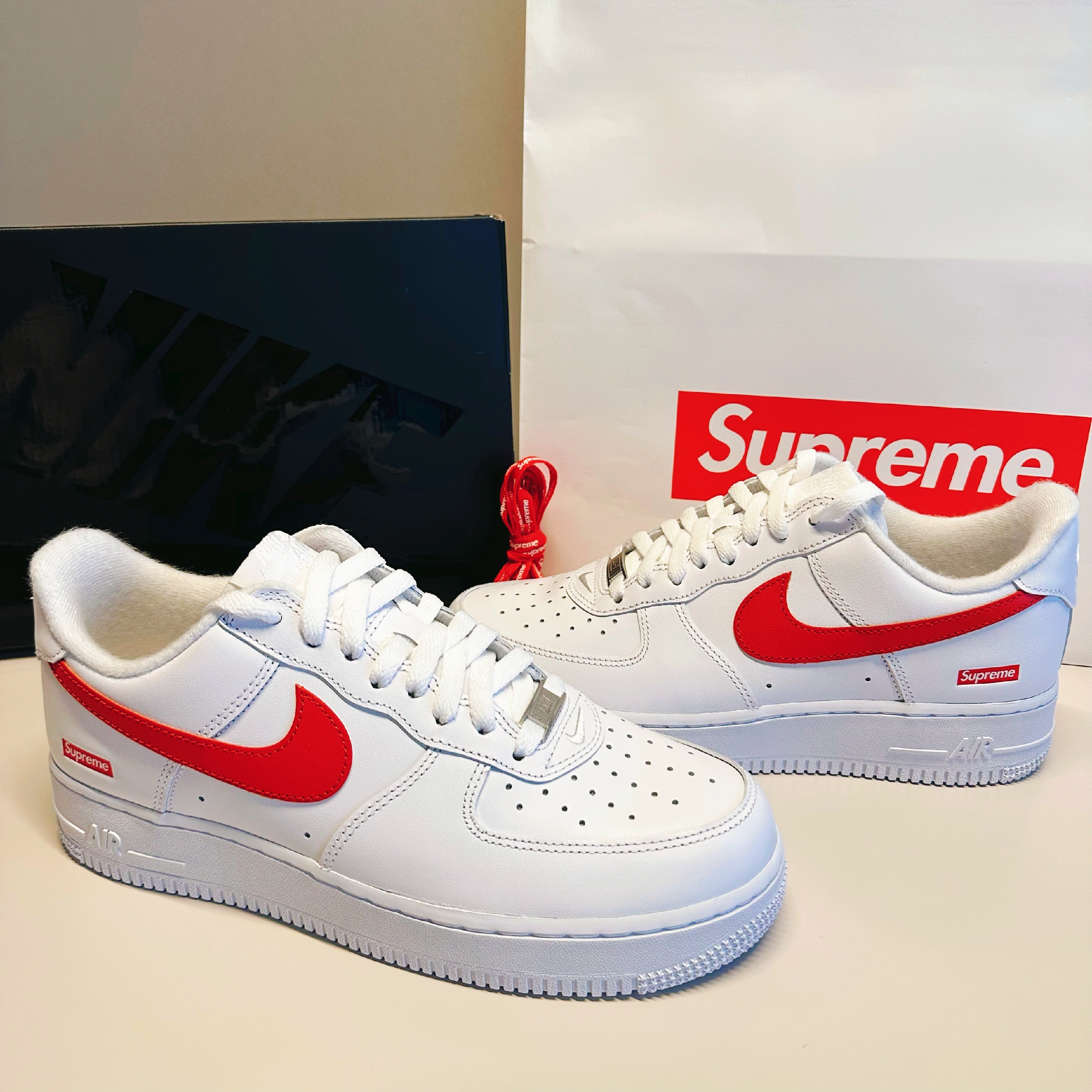 🔥大人気コラボが登場！ Supreme × Nike  Air force 1 low"