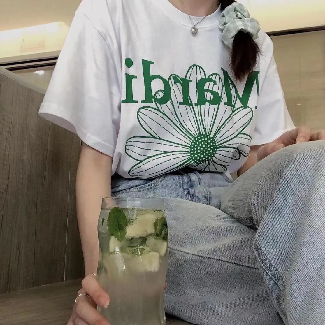 魅力的 ファッション 可愛い アルファベット プリント 花模様 着瘦せ 快適 ゆったり トップス Ｔシャツ