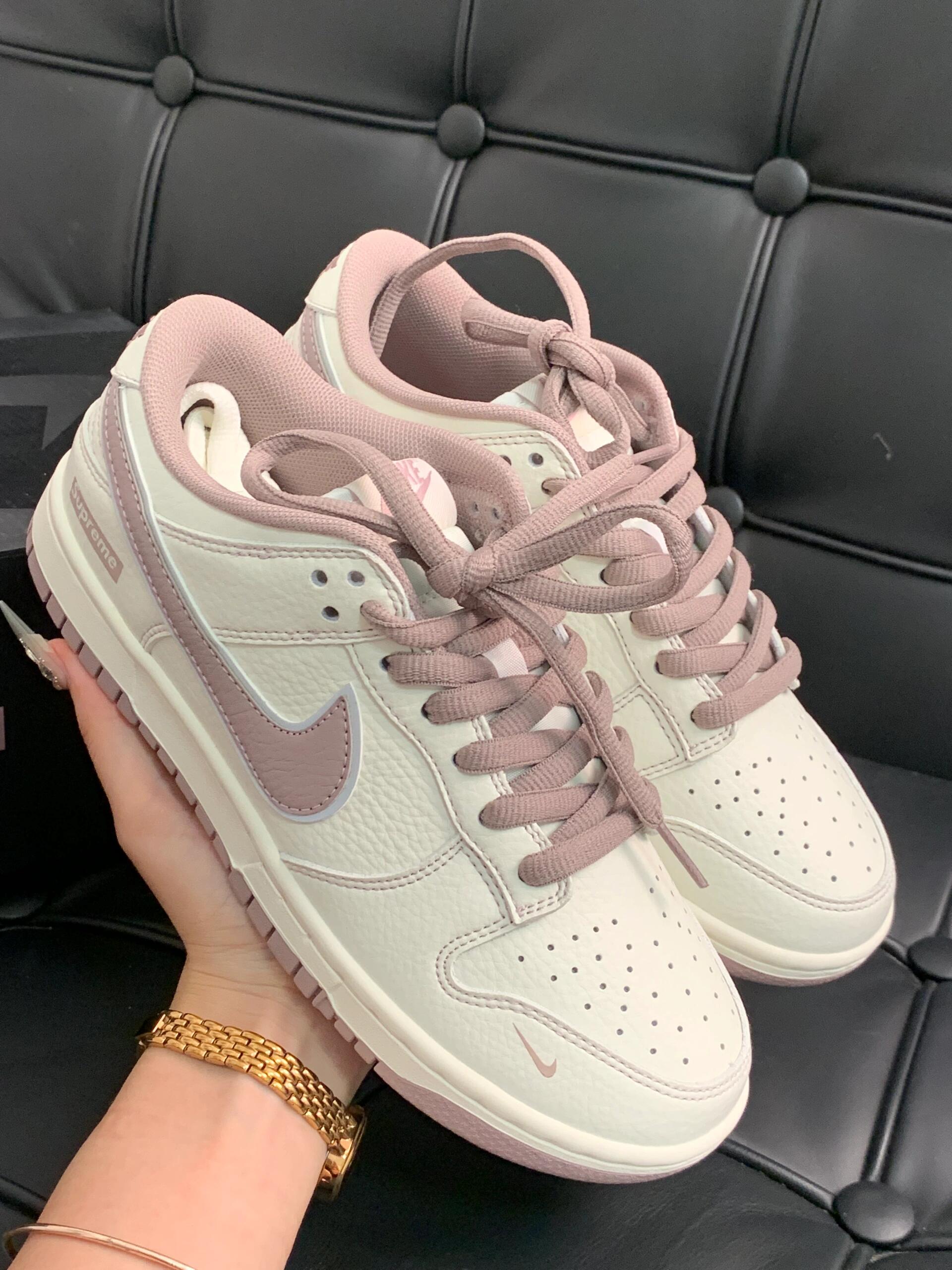【正規品保証、公式と同じデザイン】Nike x supreme