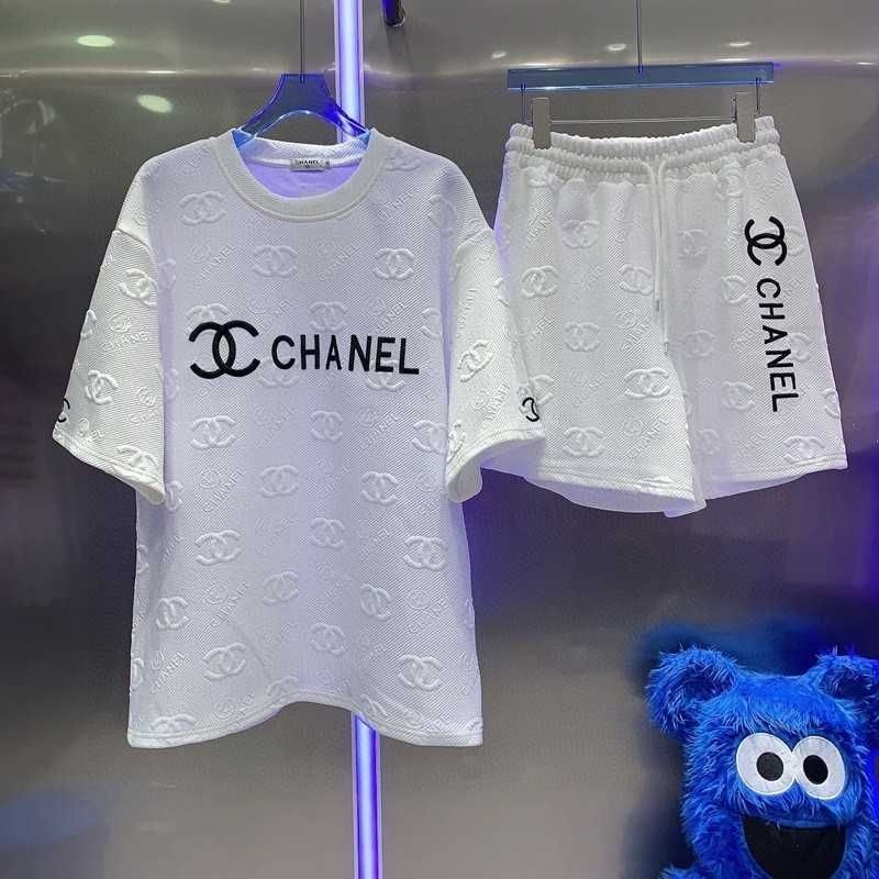 ホワイト · M