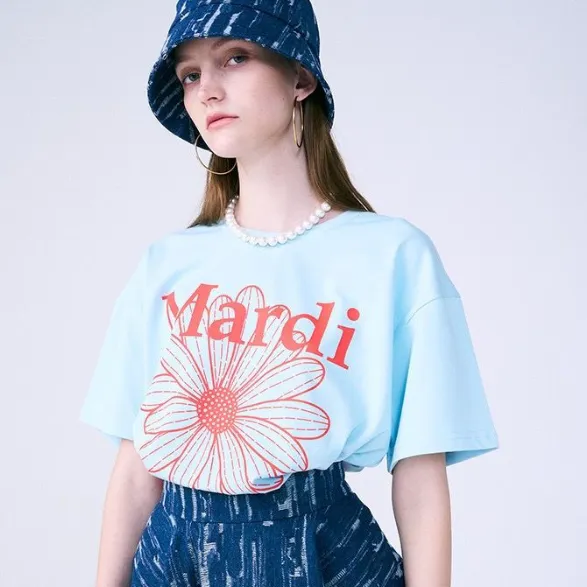 魅力的 ファッション 可愛い アルファベット プリント 花模様 着瘦せ 快適 ゆったり トップス Ｔシャツ