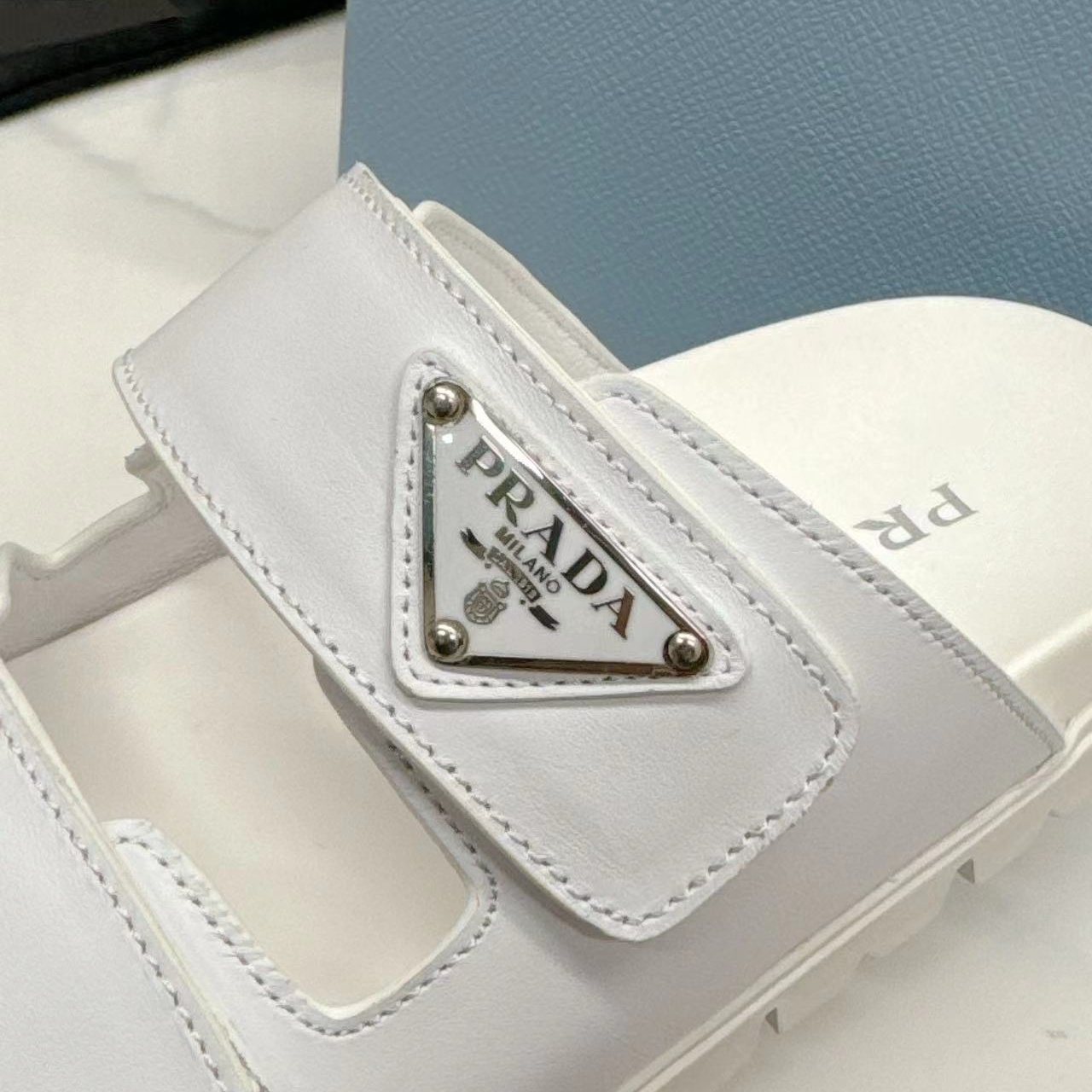 【P025】PRADA スポーツサンダルア イボリーホワイト プラダ