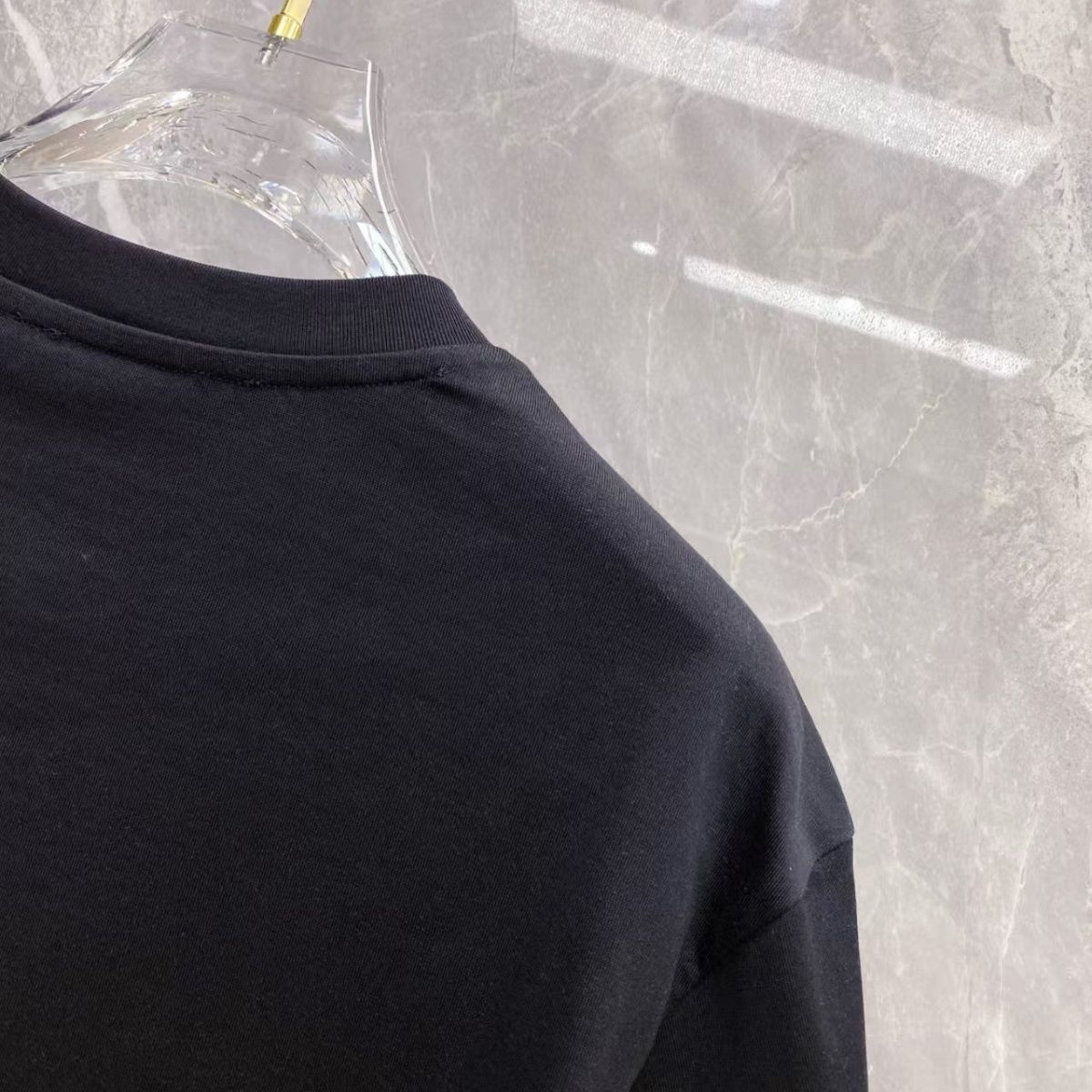 『S-2XL』トレンディな半袖のゆったりとしたTシャツ、ユニセックスのラウンドネック、着回しの効くトップス
