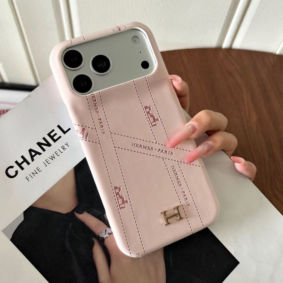 高級ラグジュアリーな新しいスマホケース、Appleハードケース