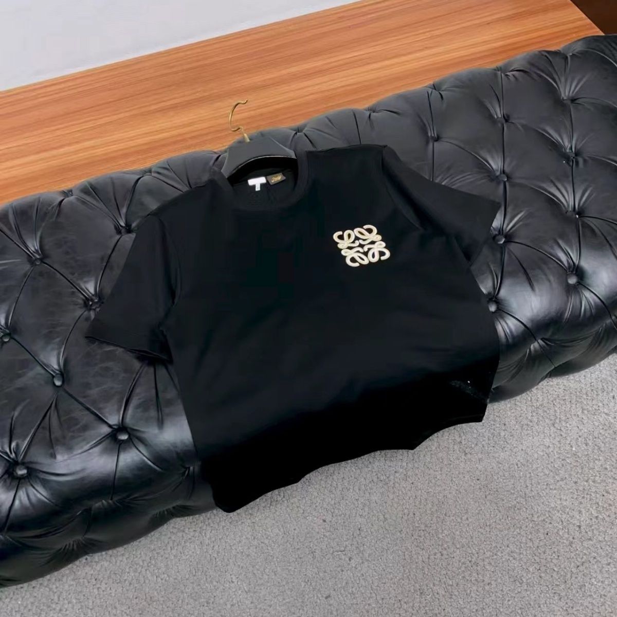 『S-XL』トレンディな新作刺繍入り、着回しの効くゆったりとしたクルーネック半袖Tシャツ
