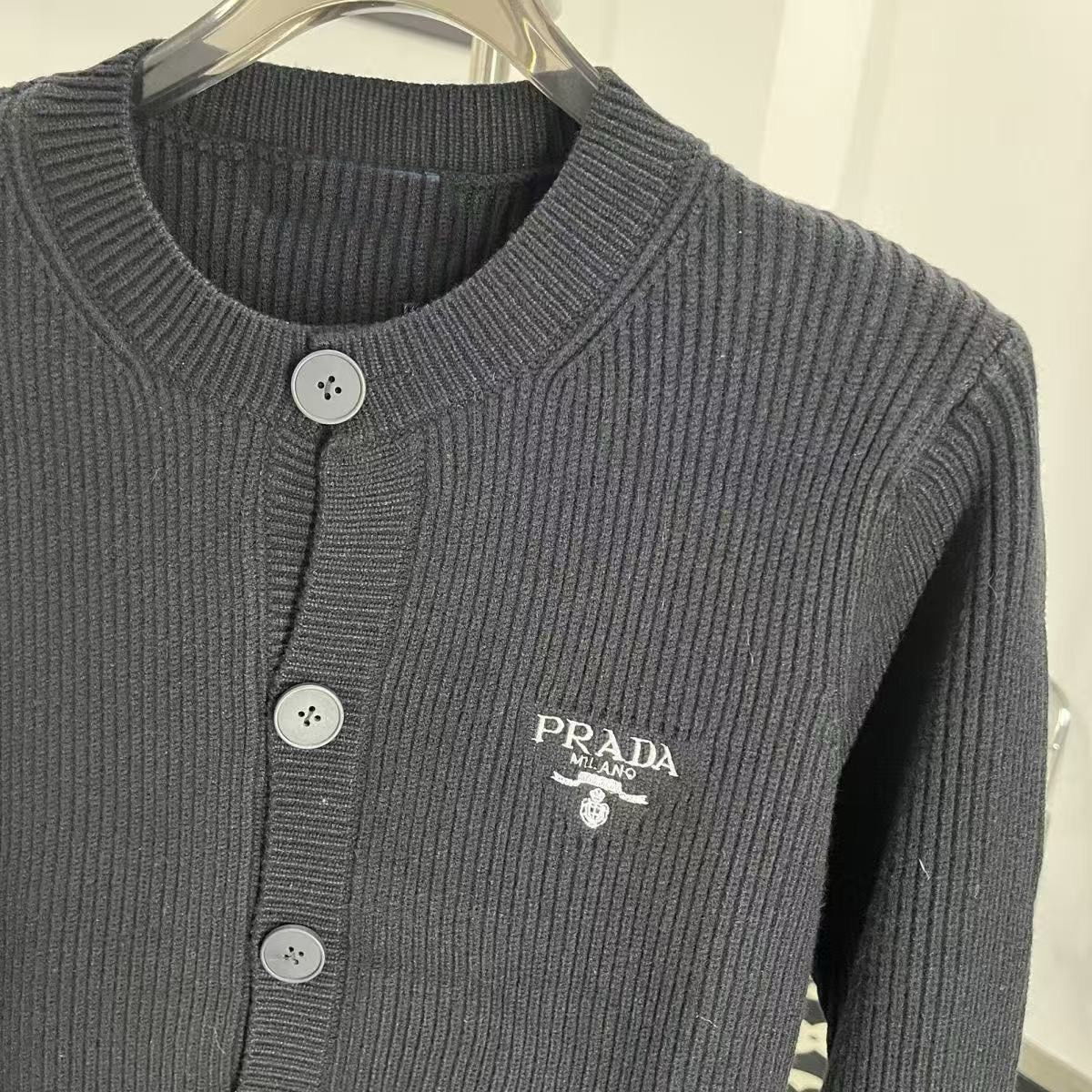 『L-2XL』三角レタリング刺繍ジャケット メンズレディース兼用 ニットカーディガン