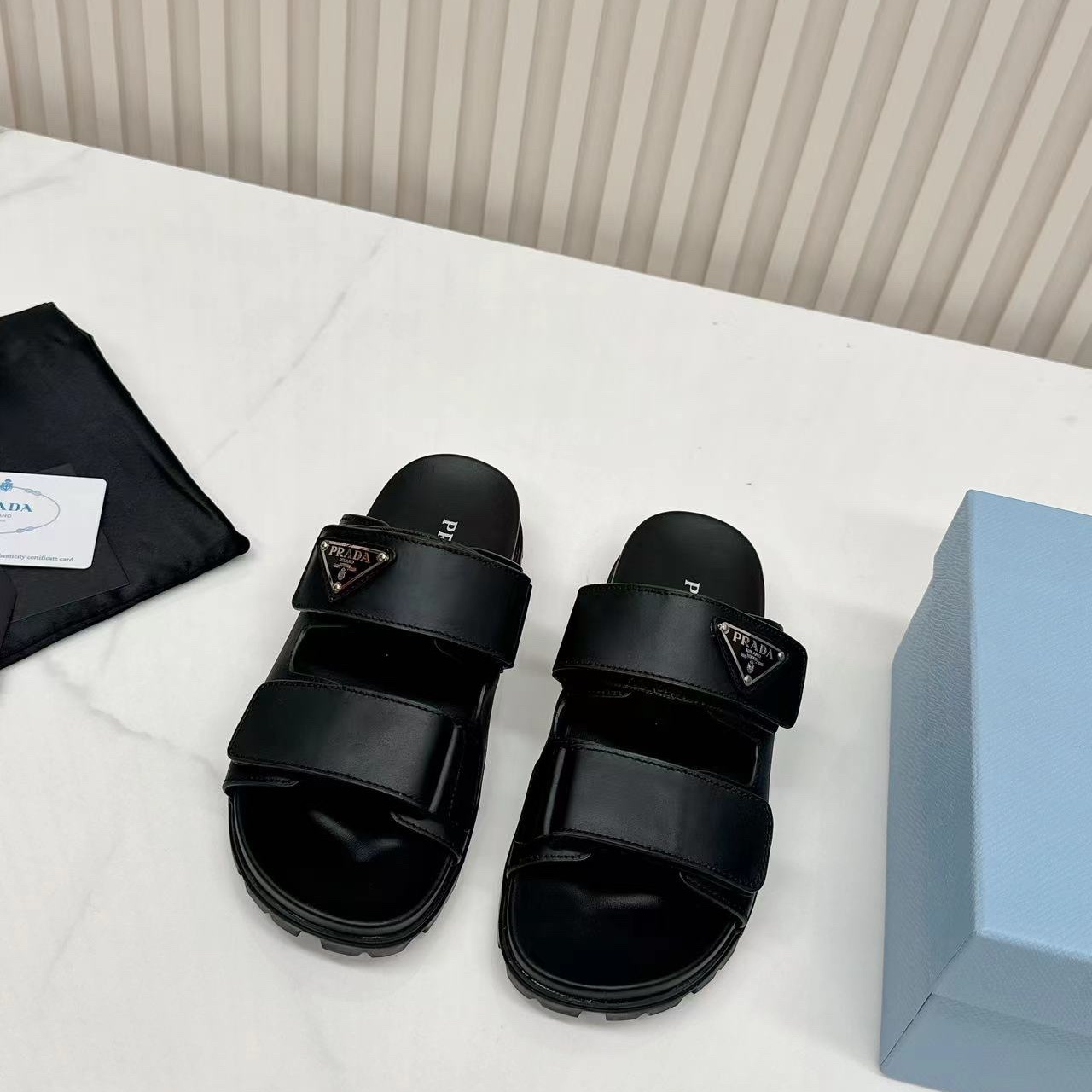 【P026】PRADA ブラック スポーツサンダル プラダ