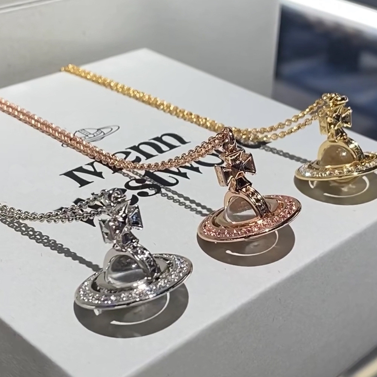 新作レディースネックレス - スタイリッシュで洗練されたデザイン