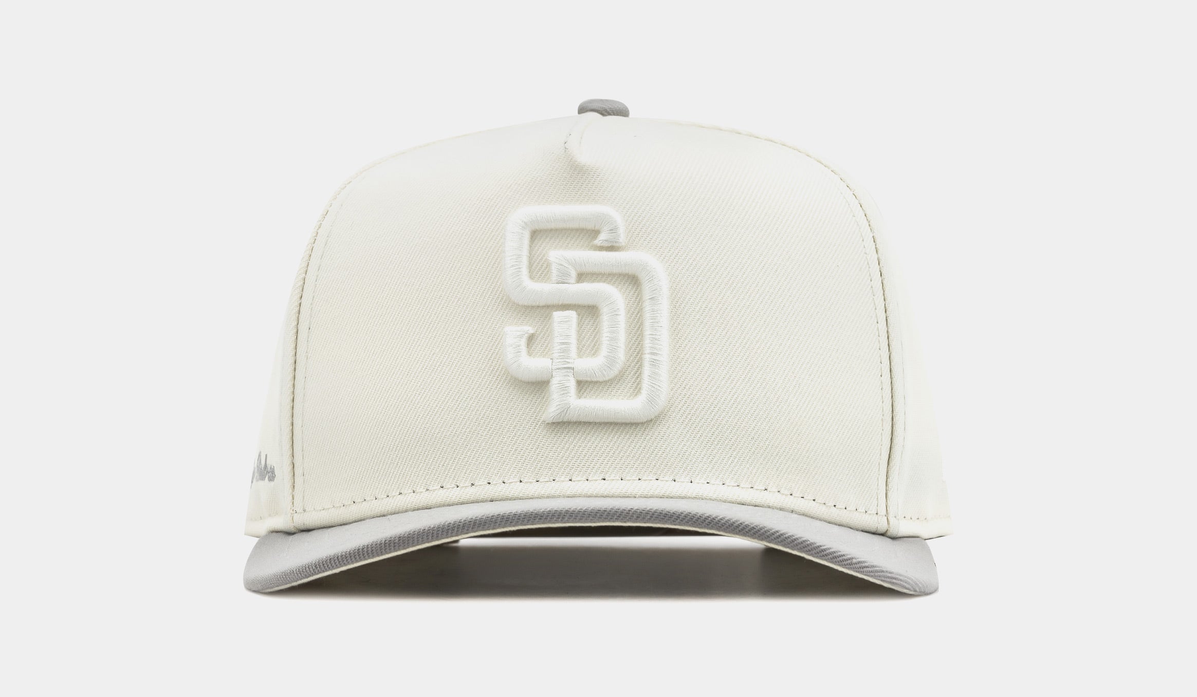 Shoe Palace Exclusive San Diego Padres Chrome 950AF Curve Mens Hat (Chrome Grey)