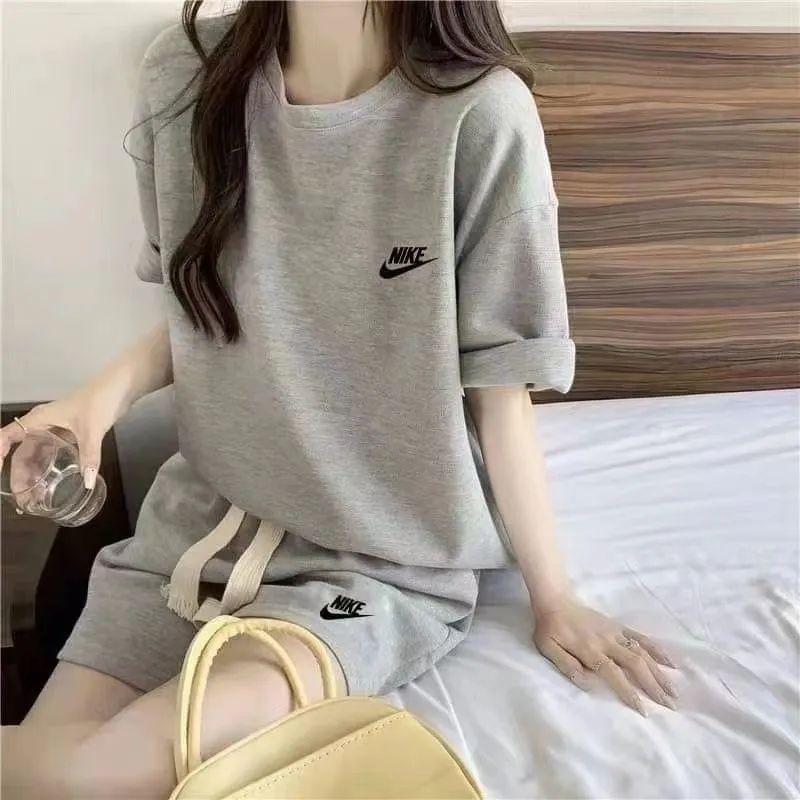『フリーサイズ』元気いっぱい 質感のいい スポーツ カジュアル 3色選べる 無地 Ｔシャツ ショートパンツ