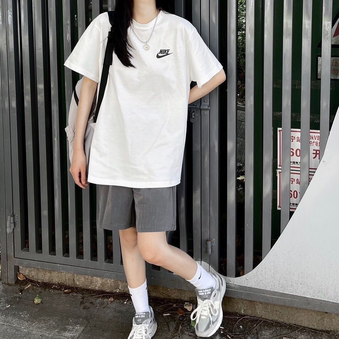 期間限定 話題沸騰中 新品 シンプル プリント 夏 4色選べる 男女限らず ゆったり Ｔシャツ