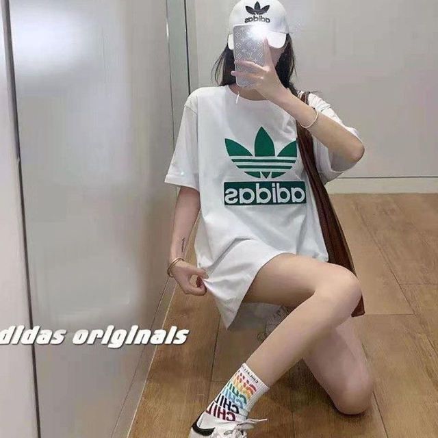 人気上昇中 今季も大流行 ファッション 3色選べる ゆったり オーバーサイズ プリント 男女限らず Ｔシャツ