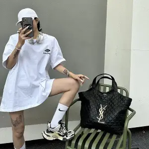 着瘦せ 気質いい モード  着回し力抜群 シンプル カジュアル  三色選べられ 夏 半袖 Tシャツ