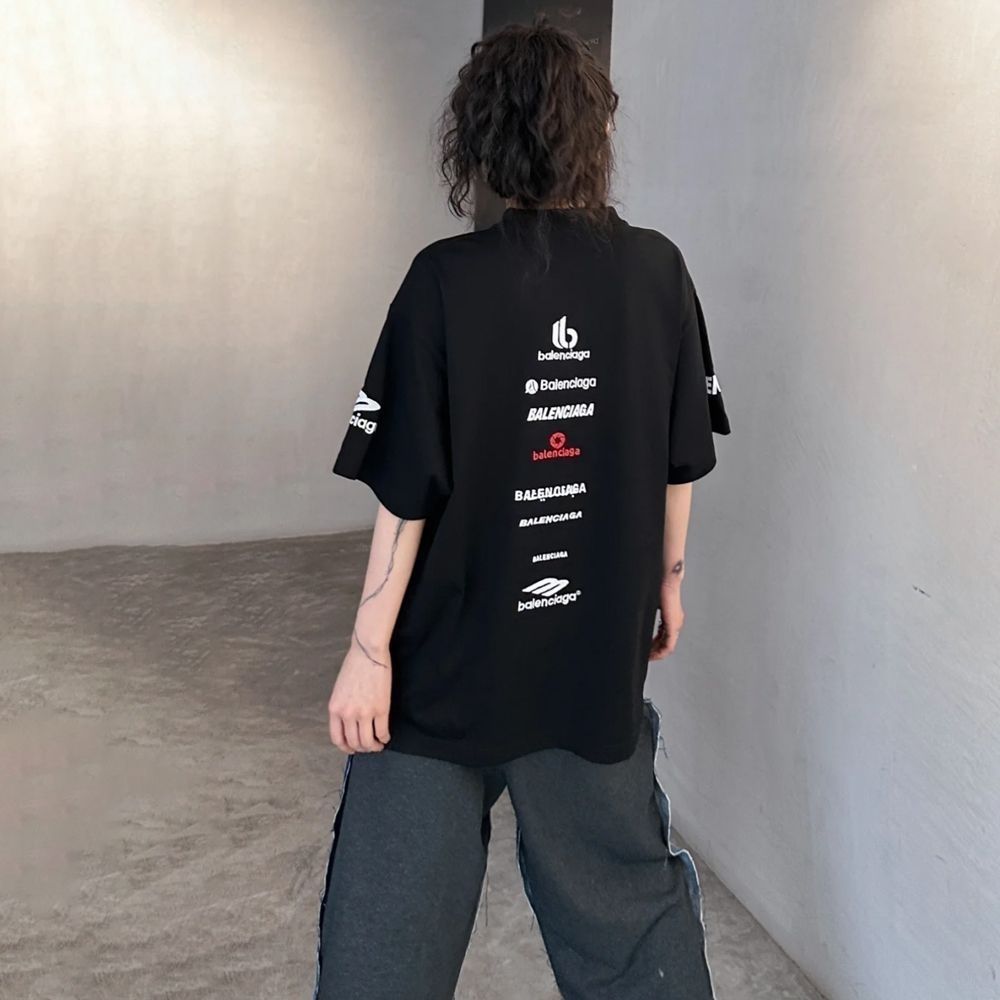 質感のいい 大注目  着回し力抜群 オーバーサイズ  男女限らず  アルファベット ファッション 夏  Tシャツ