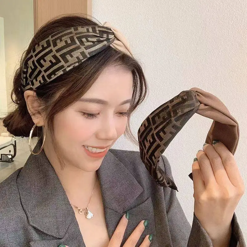 美人度アップ 高級感 大活躍 デザイン満点 爆売れ中 カッコイイ配色 おしゃれ ヘアアクセサリー