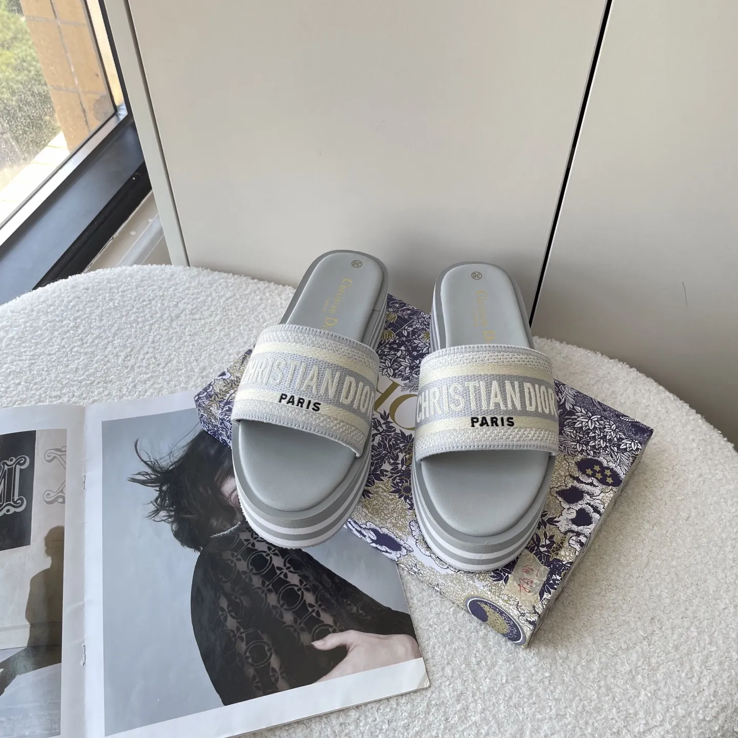 『35-42』洗練されたデザイン 大人可愛い リッチな仕上がり 合わせやすい 高品質 スリッパ
