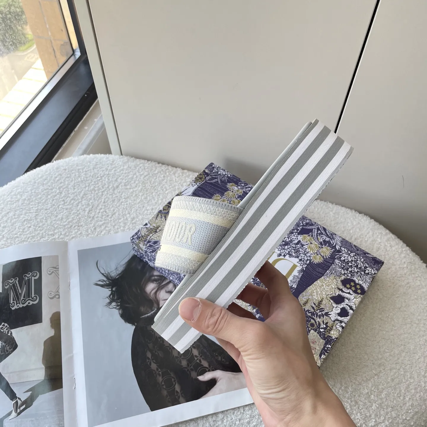 『35-42』洗練されたデザイン 大人可愛い リッチな仕上がり 合わせやすい 高品質 スリッパ