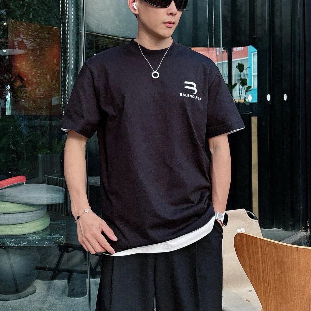 『S-4XL』クリーンな印象 スポーティーなアクセント トレンド感抜群 ヴィンテージ風プリント Tシャツ
