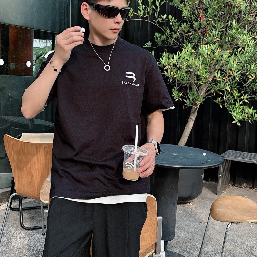 『S-4XL』クリーンな印象 スポーティーなアクセント トレンド感抜群 ヴィンテージ風プリント Tシャツ