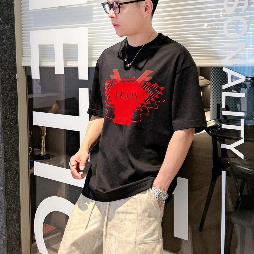 『S-4XL』見逃すな デイリー使いに最適 季節を先取り モード系 ストリート系 夏らしい さらさら素材 Tシャツ