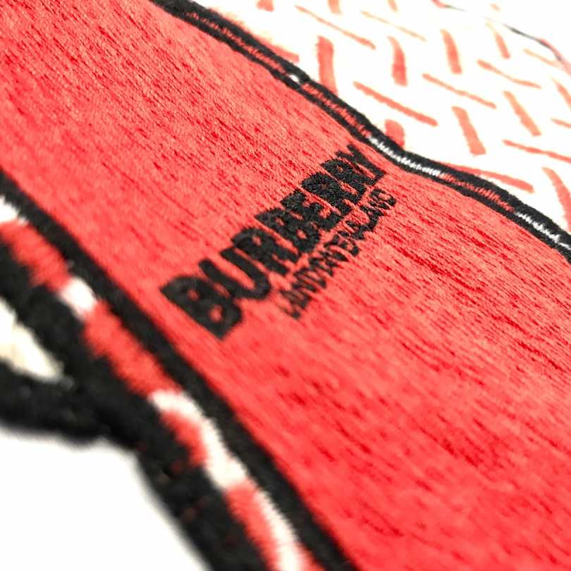 『フリーサイズ』超人気商品 大活躍 組み合わせやすい ルーズ ラウンドネック 刺繍 Tシャツ
