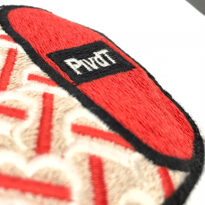 『フリーサイズ』超人気商品 大活躍 組み合わせやすい ルーズ ラウンドネック 刺繍 Tシャツ
