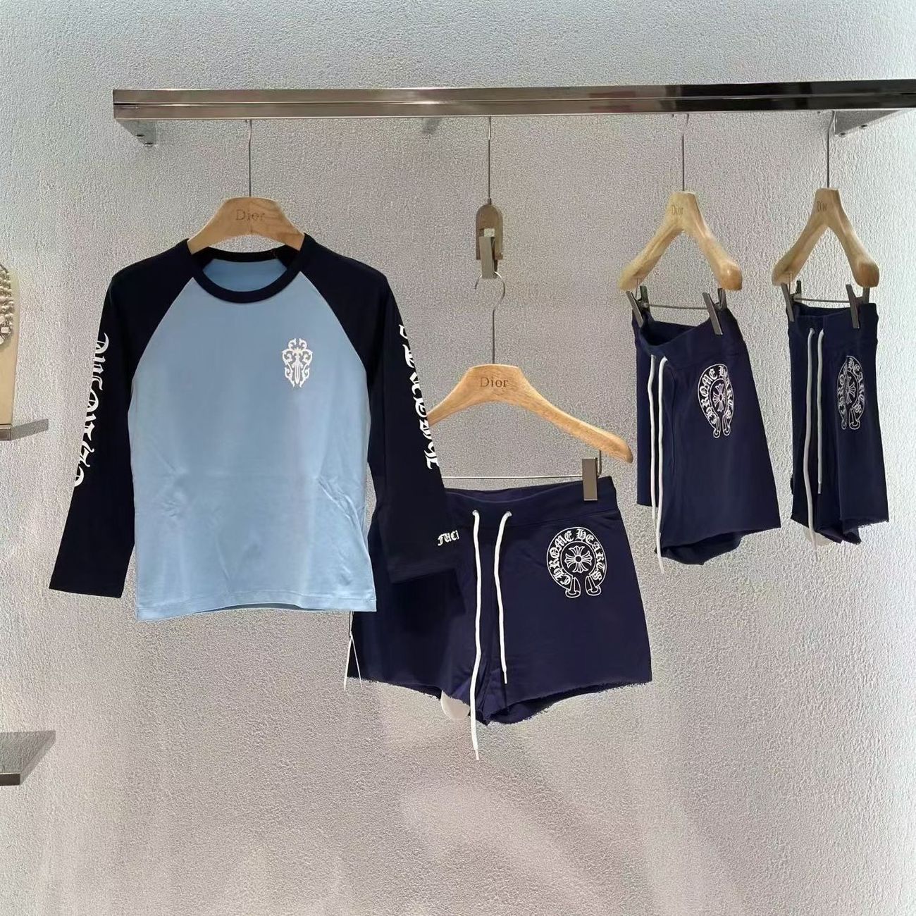人気新商品 ラウンドネックカラーブロック長袖Tシャツ＋スポーティカジュアルショーツのツーピースセット（レディース）