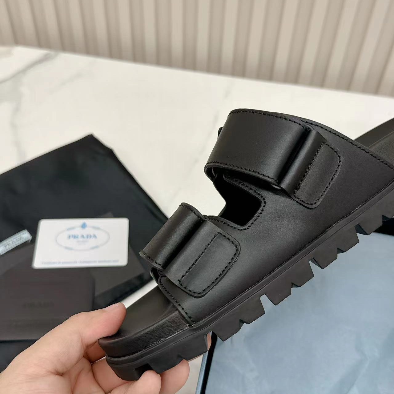 【P026】PRADA ブラック スポーツサンダル プラダ