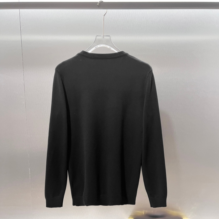 『M-3XL』クラシックな胸元のアルファベットロゴ刺繍 長袖ニットセーター 上質な素材とこだわりの高品質な仕立て