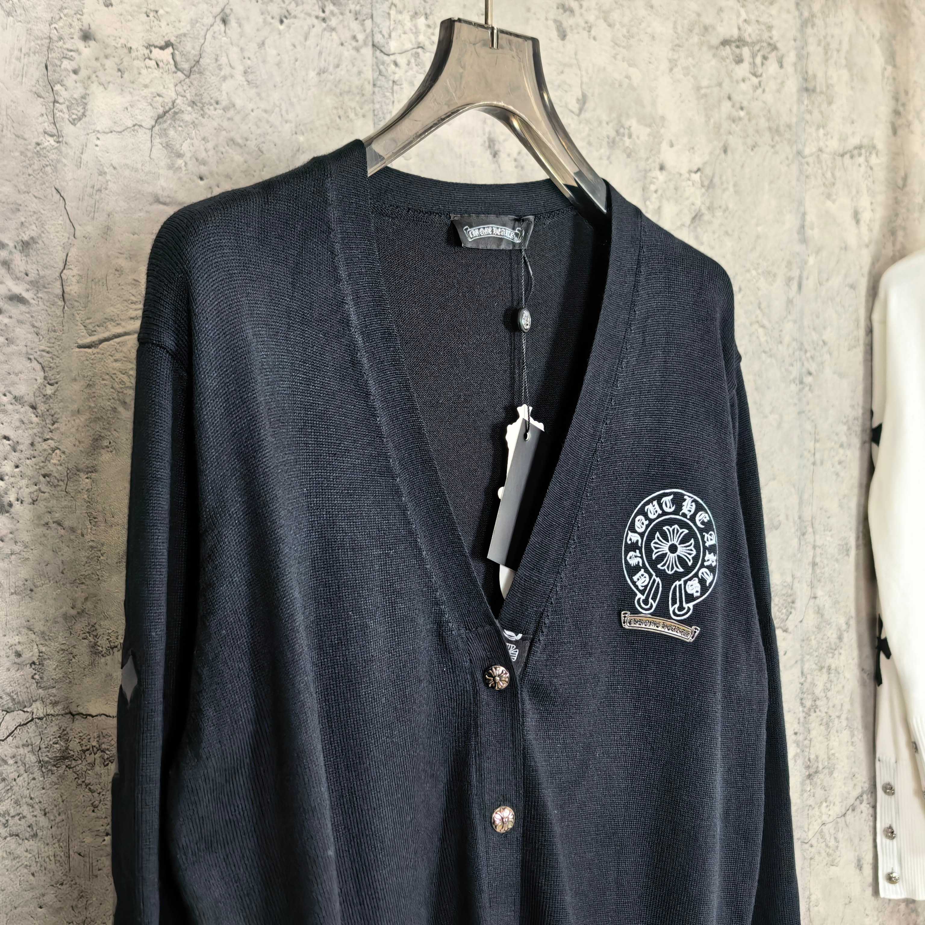 『フリーサイズ』ホースシュー サンスクリット文字 プリント レザーパッチ クロス刺繍 ニット セーター カーディガン ジャケット
