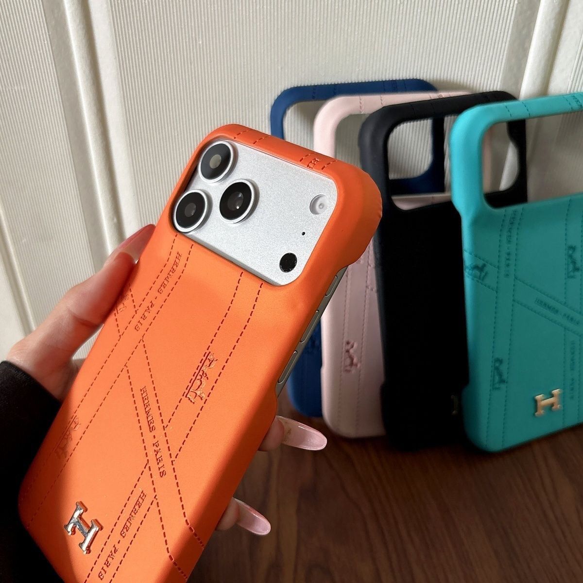 高級ラグジュアリーな新しいスマホケース、Appleハードケース